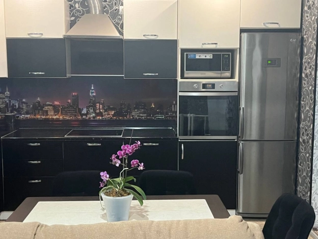 Купить квартиру в районе Ингодинский в Чите. Вариант № 7527, 3, площадь -  квм, цена 13499000 рублей