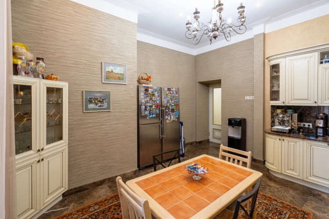 Купить квартиру в Москве. Вариант № 2875093, 2, площадь - квм, цена 95000000.0000 рублей