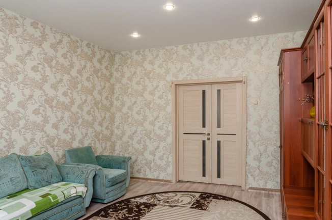 Купить трехкомнатную квартиру в Новосибирске. Вариант № 6883683, 5, площадь -  квм, цена 4700000 рублей