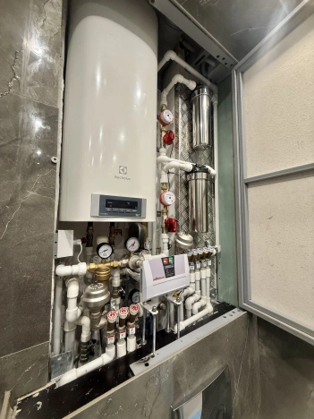 Купить квартиру в районе Красноармейский в Волгограде. Вариант № 5562849, 40, площадь -  квм, цена 7000000 рублей