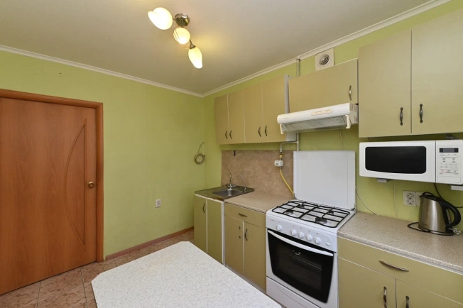 Купить трехкомнатную квартиру в Ростовской области. Вариант № 9590804, 1, площадь -  квм, цена 6200000 рублей