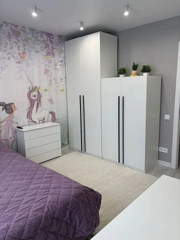 Купить трехкомнатную квартиру в Ростовской области. Вариант № 7590424, 8, площадь -  квм, цена 12800000 рублей