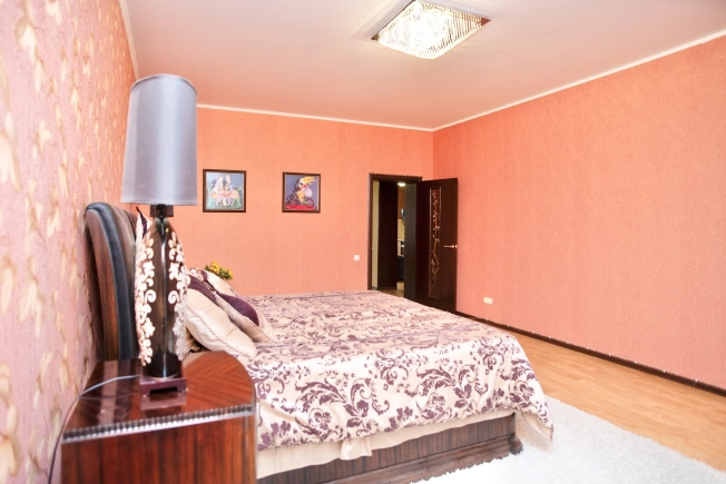 Купить двухкомнатную квартиру в Балакове. Вариант № 8909890, 26, площадь -  квм, цена 8000000 рублей