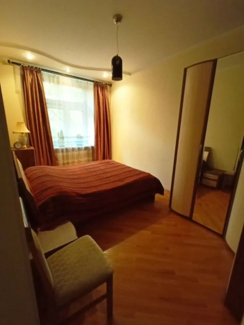 Купить трехкомнатную квартиру в Новосибирске. Вариант № 7686618, 3, площадь -  квм, цена 8500000 рублей