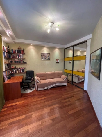 Купить пятикомнатную квартиру в Санкт-Петербурге. Вариант № 57666, 15, площадь -  квм, цена 49000000 рублей