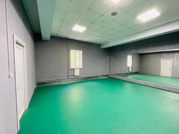 Снять коммерческую недвижимость свободного назначения на улице Коммунистическая в Новосибирске. Вариант № 3701, 1, площадь -  квм, цена 40000 рублей