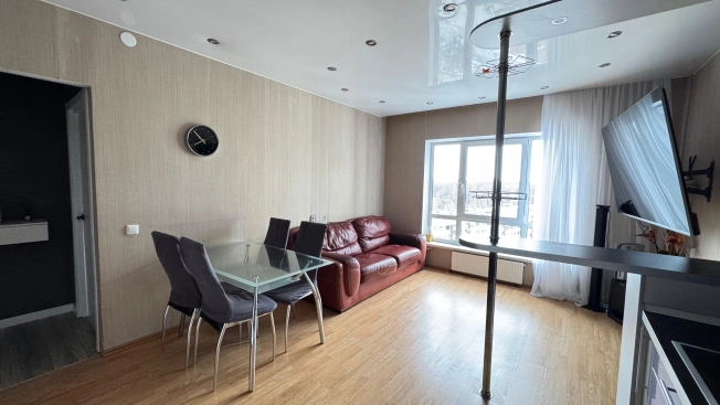 Купить трехкомнатную квартиру в Ленинградской области. Вариант № 4078452, 2, площадь -  квм, цена 11480000 рублей