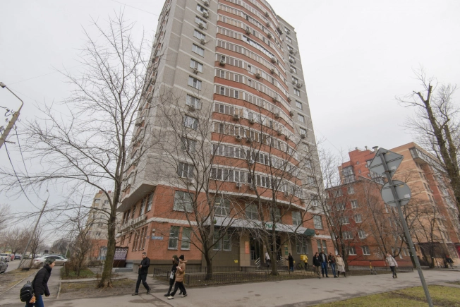 Купить трехкомнатную квартиру в районе Кировский в Ростове-на-Дону. Вариант № 38473, 14, площадь -  квм, цена 10000000 рублей