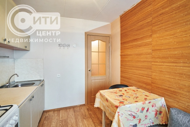 Купить однокомнатную квартиру на вторичке в районе Советский в Воронеже. Вариант № 24245, 4, площадь -  квм, цена 3699000 рублей