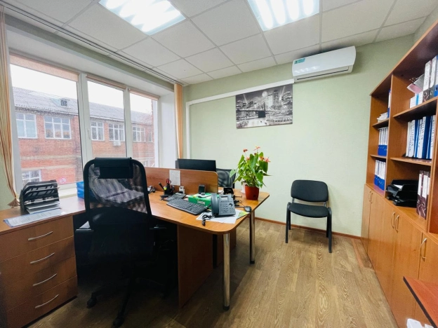 Снять коммерческую недвижимость в Новосибирске. Вариант № 7590316, 1, площадь - квм, цена 10000 рублей