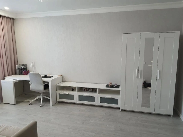 Купить трехкомнатную квартиру в Новосибирской области. Вариант № 10024706, 4, площадь -  квм, цена 16500000 рублей