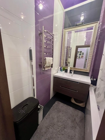 Купить квартиру на вторичке в Микрорайоне Полянка, посёлок Лесные Поляны в Московской области. Вариант № 6905622, 12, площадь -  квм, цена 9000000 рублей