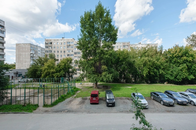 Купить трехкомнатную квартиру на улице Жилмассив в Новосибирской области. Вариант № 8969670, 14, площадь -  квм, цена 5600000 рублей