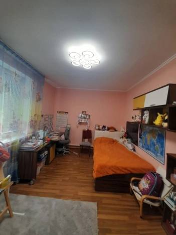 Купить дом на улице Нефтяников в Элисте. Вариант № 1651356, 10, площадь -  квм, цена 8500000 рублей