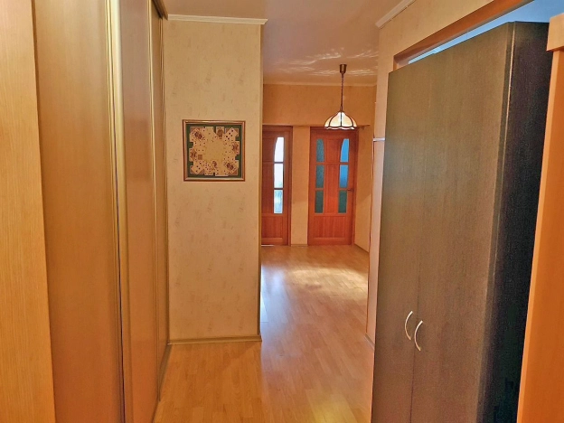 Купить трехкомнатную квартиру в Ростовской области. Вариант № 9687725, 0, площадь -  квм, цена 8900000 рублей