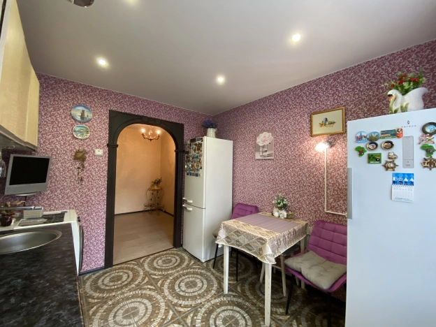 Купить четырехкомнатную квартиру в Калининграде. Вариант № 8129737, 11, площадь -  квм, цена 7799000 рублей