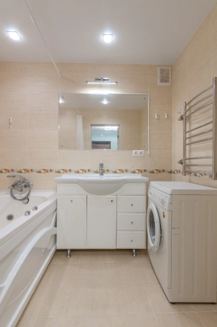 Купить двухкомнатную квартиру на улице Майская в Вологодской области. Вариант № 5447817, 16, площадь -  квм, цена 7900000 рублей