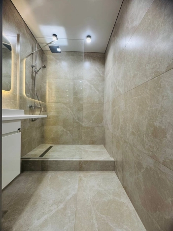 Купить двухкомнатную квартиру в Краснодаре. Вариант № 9902802, 24, площадь -  квм, цена 12000000 рублей