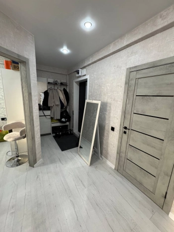 Купить квартиру на улице Комарова в Улан-Удэ. Вариант № 9051782, 15, площадь -  квм, цена 6550000 рублей