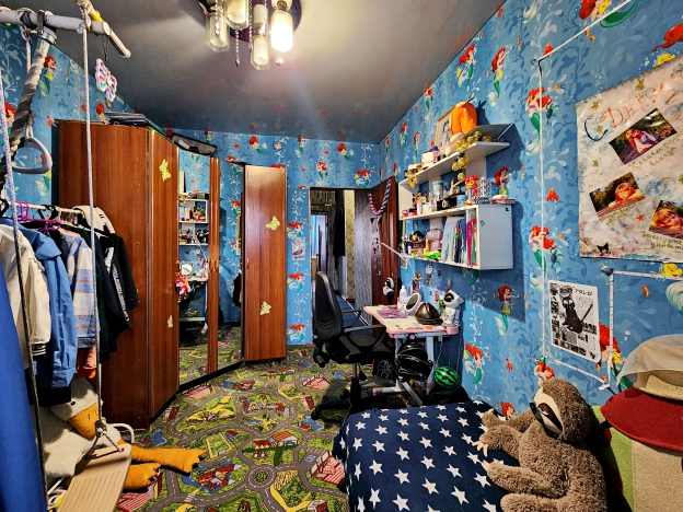 Купить трехкомнатную квартиру на улице Московская в Кызыле. Вариант № 8139, 8, площадь - квм, цена 7800000 рублей