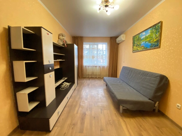 Купить однокомнатную квартиру на улице Айвазовского в Краснодаре. Вариант № 10420415, 8, площадь - квм, цена 3800000 рублей