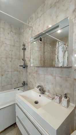 Купить двухкомнатную квартиру на улице Гурьянова в Калуге. Вариант № 3348573, 16, площадь -  квм, цена 6795000 рублей