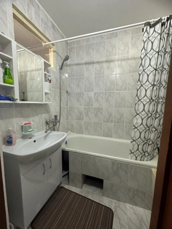 Купить двухкомнатную квартиру на вторичке в Микрорайоне 4-й, Элиста в Элисте. Вариант № 5111, 7, площадь -  квм, цена 5300000 рублей