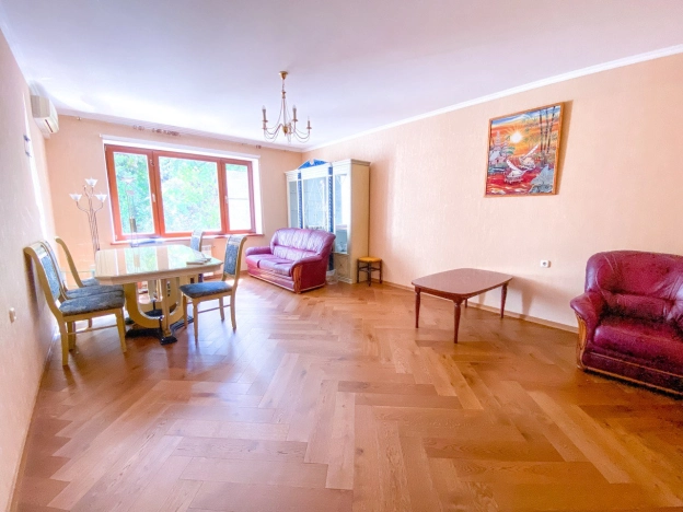 Купить трехкомнатную квартиру в Краснодарском крае. Вариант № 2540618, 4, площадь -  квм, цена 43000000 рублей