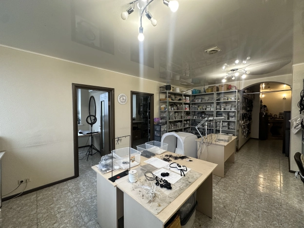 Купить офисы в Москве. Вариант № 9953299, 33, площадь -  квм, цена 13750000 рублей