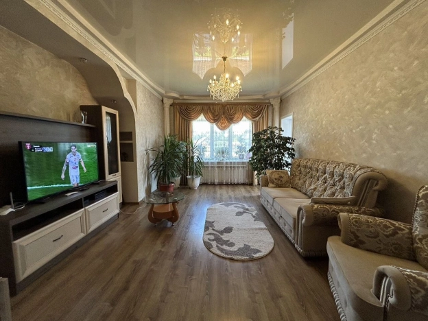 Купить дом в Алтайском крае. Вариант № 3823951, 2, площадь -  квм, цена 10500000 рублей