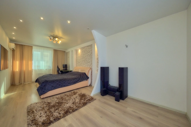 Купить двухкомнатную квартиру в районе Железнодорожный в Рязани. Вариант № 3975570, 15, площадь -  квм, цена 13850000 рублей