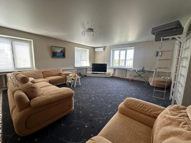 Купить дом в Элисте. Вариант № 5922172, 2, площадь -  квм, цена 17000000 рублей