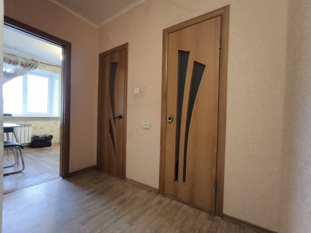 Купить четырехкомнатную квартиру в Микрорайоне 10-й в Белгороде. Вариант № 9972166, 9, площадь -  квм, цена 5950000 рублей