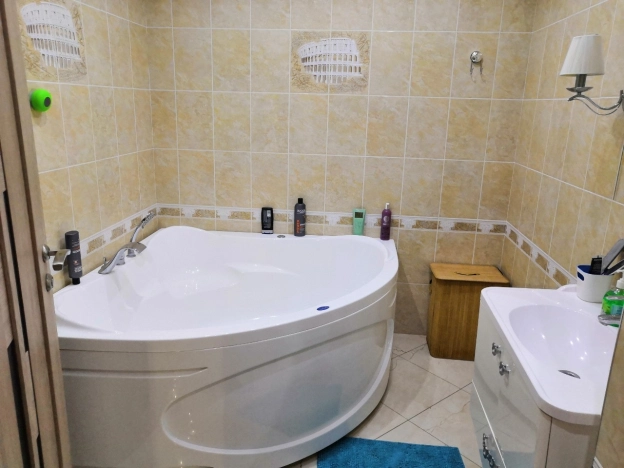 Купить двухкомнатную квартиру на вторичке в районе Ленинский в Владимире. Вариант № 3889, 24, площадь -  квм, цена 12000000 рублей