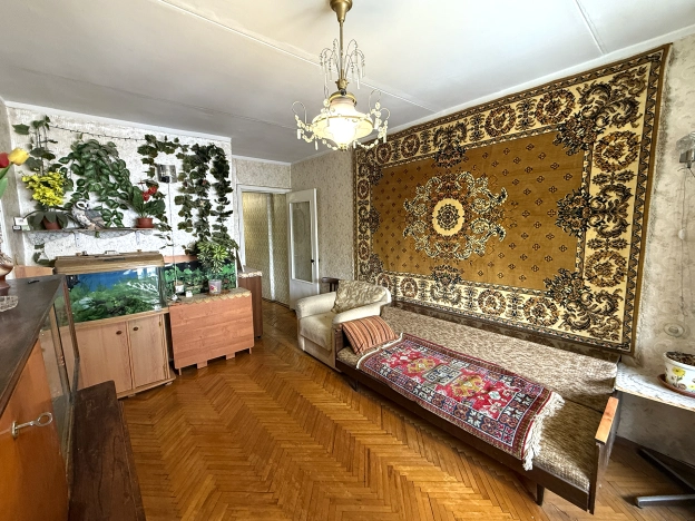 Купить трехкомнатную квартиру в Пушкине. Вариант № 3261545, 6, площадь -  квм, цена 6550000 рублей