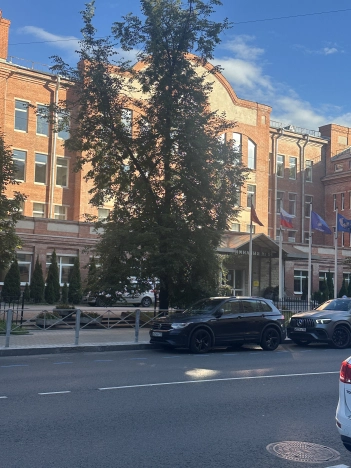 Купить трехкомнатную квартиру у метро Петроградская в Санкт-Петербурге. Вариант № 1631876, 32, площадь -  квм, цена 30000000 рублей