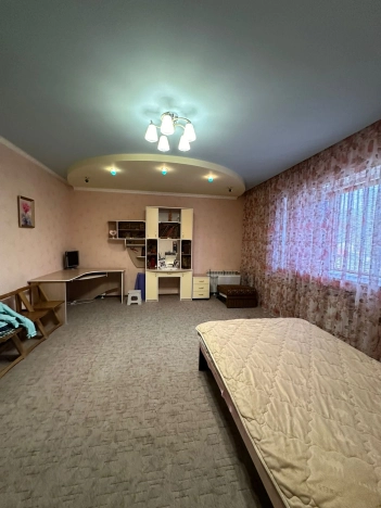 Купить дом в Орске. Вариант № 732790, 3, площадь -  квм, цена 13500000.0000 рублей