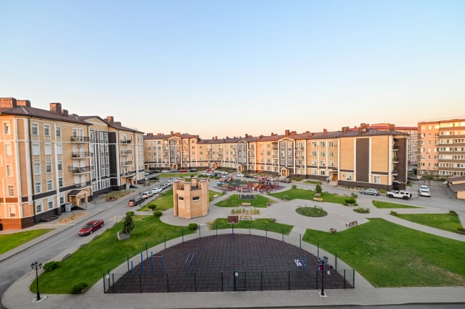 Купить трехкомнатную квартиру в Ростовской области. Вариант № 2897338, 12, площадь -  квм, цена 18400000 рублей