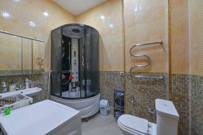 Купить трехкомнатную квартиру в Ростовской области. Вариант № 2897338, 10, площадь -  квм, цена 18400000 рублей