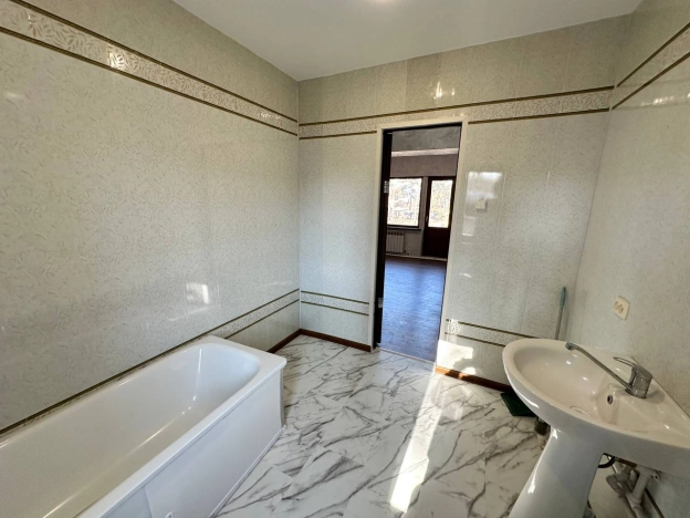 Купить дом на улице Белокаменная в Улан-Удэ. Вариант № 5639, 10, площадь -  квм, цена 9500000 рублей