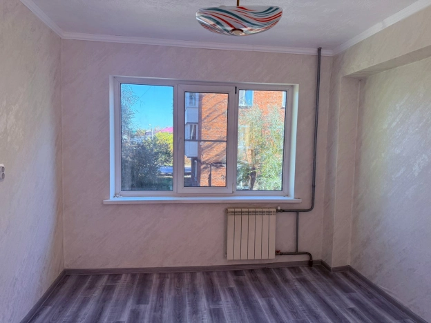 Купить комнату в Омске. Вариант № 5921792, 4, площадь -  квм, цена 1300000 рублей