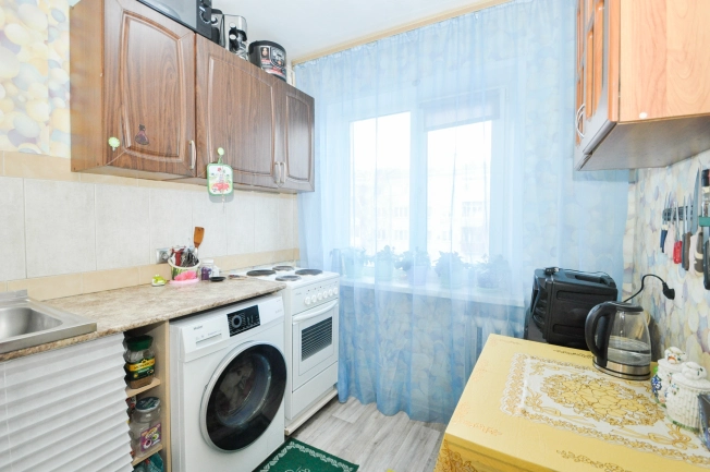 Купить трехкомнатную квартиру в Новосибирской области. Вариант № 8447850, 16, площадь -  квм, цена 5400000 рублей