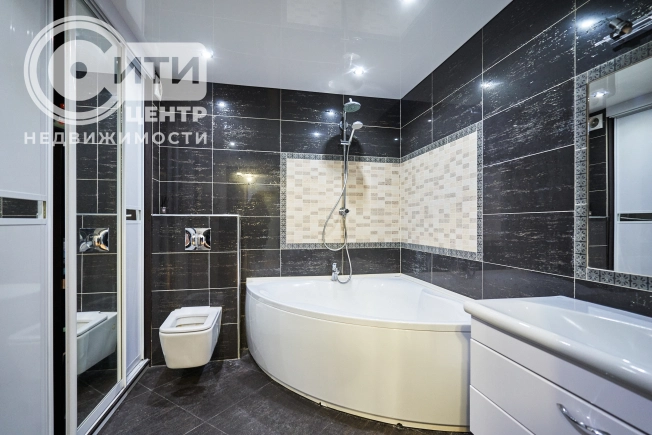 Купить трехкомнатную квартиру в районе Центральный в Воронеже. Вариант № 53484, 26, площадь -  квм, цена 8999000 рублей