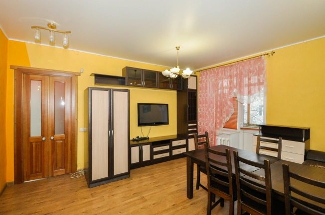 Купить трехкомнатную квартиру в Новосибирской области. Вариант № 8351110, 0, площадь -  квм, цена 19990000 рублей