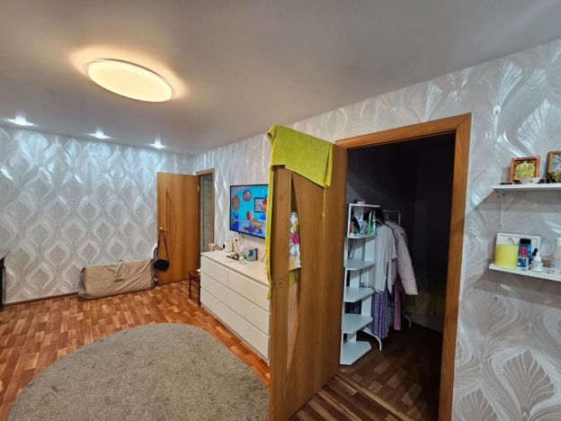 Купить трехкомнатную квартиру в Микрорайоне 8-й, Элиста в Элисте. Вариант № 9090171, 0, площадь -  квм, цена 4200000 рублей