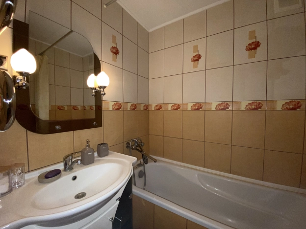 Купить четырехкомнатную квартиру в Калининграде. Вариант № 8129737, 16, площадь -  квм, цена 7799000 рублей