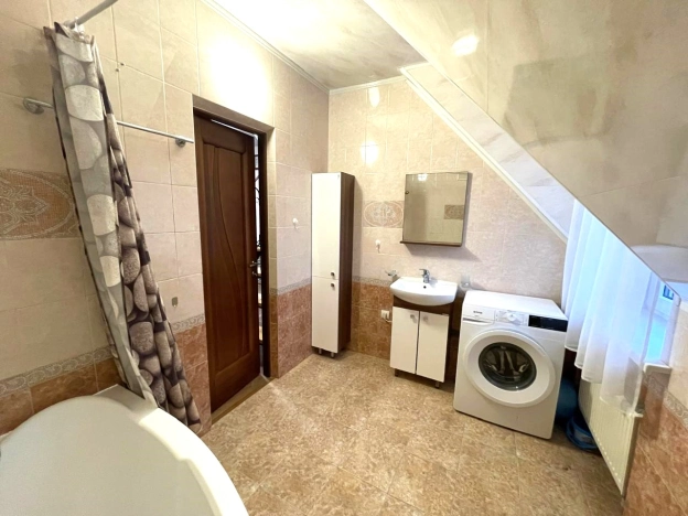 Купить трехкомнатную квартиру в Калининградской области. Вариант № 8124748, 14, площадь -  квм, цена 12500000 рублей