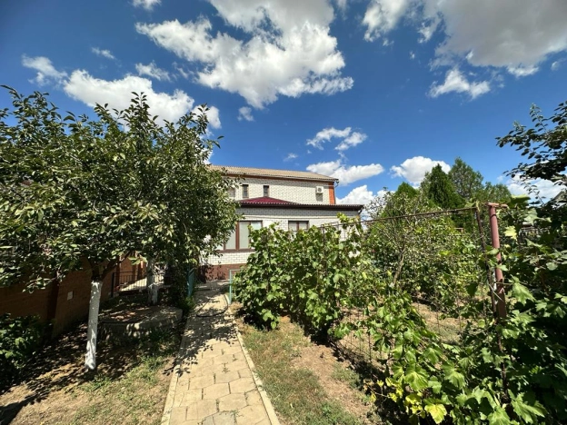 Купить дом на улице Парковая в Элисте. Вариант № 7023, 6, площадь -  квм, цена 14000000 рублей