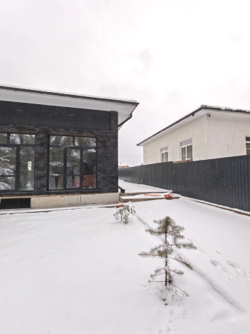 Купить дом на улице Лазурная в Иркутской области. Вариант № 8352437, 23, площадь -  квм, цена 13450000 рублей