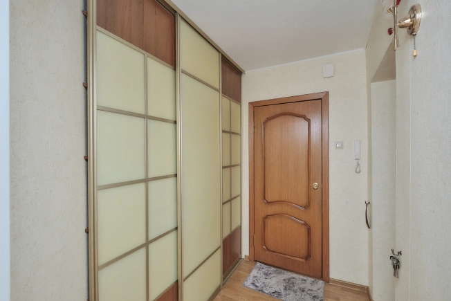 Купить однокомнатную квартиру на улице Сельских Строителей в Рязани. Вариант № 2481221, 6, площадь -  квм, цена 3450000 рублей